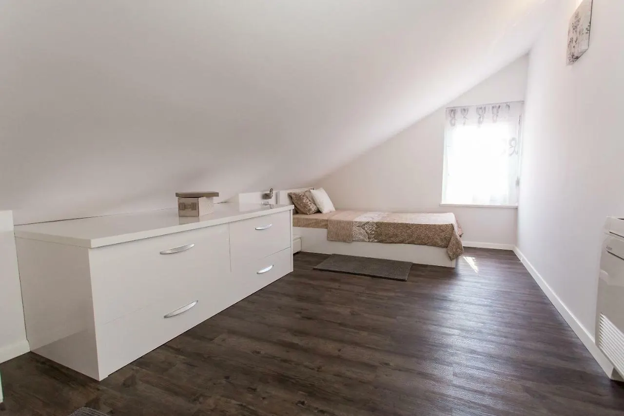 Apartment Teddy Bear Trogir 0*,